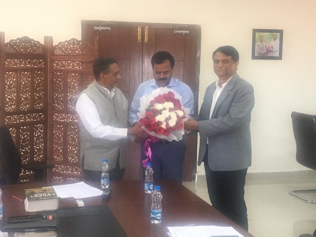 #Hyderabad is declared as ODF++ by Swachh Bharat Mission (SBM) 2019 having attained complete sanitation value chain incl Feacal Sludge &amp; Septic Management. #Telangana has its FSTP policy! #Indore &amp; #Chandigarh are only other cities! Congrats <a href="/CommissionrGHMC/">Commissioner GHMC</a> <a href="/Chary_VSC/">V. Srinivas Chary</a> @KTRTRS