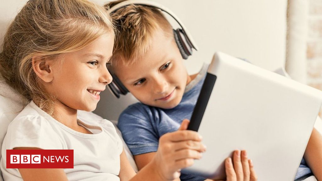 Collabor8online's tweet image. Facebook's popularity dips with UK children, says Ofcom... 
bbc.co.uk/news/technolog…