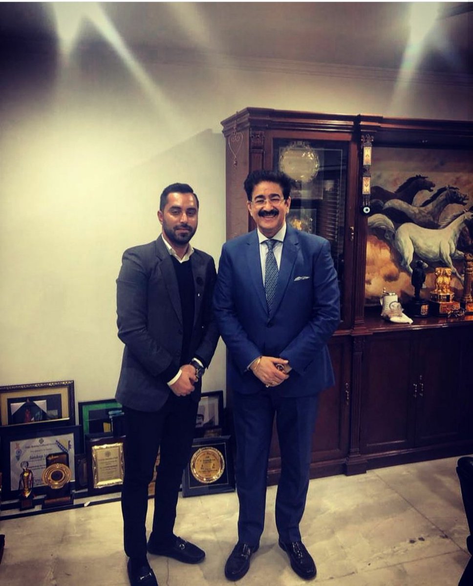 Harshit22727972's tweet image. Entnetwrk Team Up with International Festival of Cellphone Cinema (IFCPC) President Dr. Sandeep Marwah. 😃😍
Looking forward to more such events to help redefine and promote Cinema &amp;amp; Talents!🤩
#SandeepMarwah #Entnetwrk #IFCPC #MarwahStudios @sandeepmarwah @deepansh5 @entnetwrk