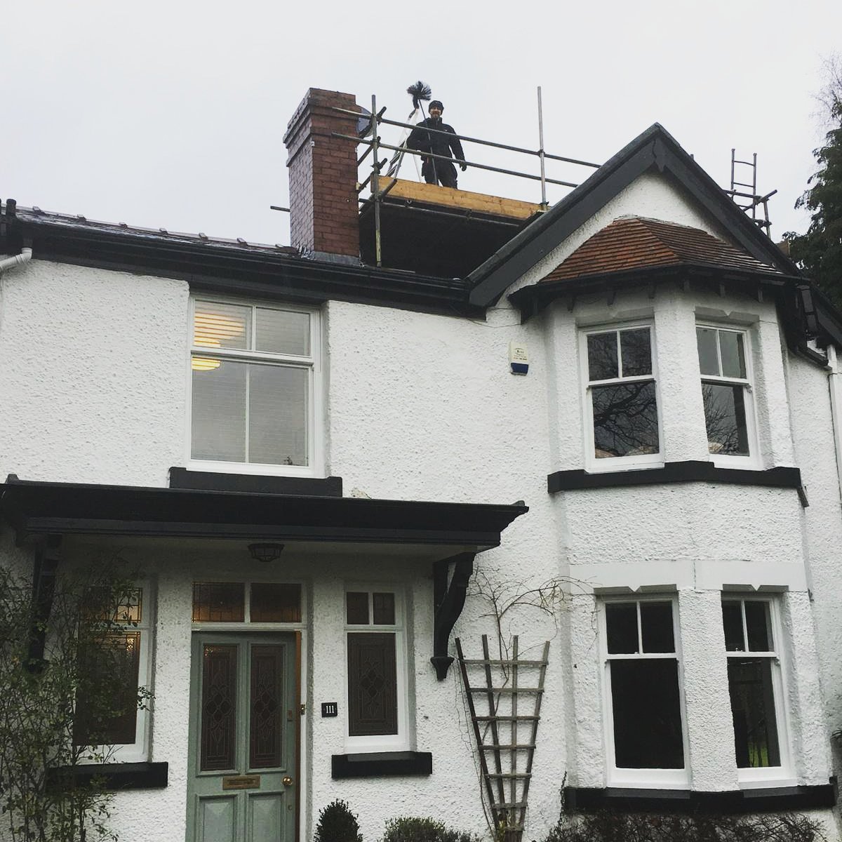 Taurus_Heating's tweet photo. A bit of #sweeping this morning! 🌨️❄️🍃 #birdsnestinthechimney 
#taurusfiresandstoves #HETAS #gassafe #plumber #gasengineer #localplumber #fireplacefitter #fireplacespecialist #stove #logburner #christaurus #manchester #cheshire #stockport #trafford #sale #cheadle https://t.co/k5ZAZ7mkKK