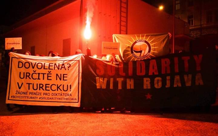 AnselmSchindler's tweet image. #RiseUp4Rojava
Solidarity from Czech Republic, Indonesia, US and Ukraine.
The Global Days of Action continue.
#StopTurkeyDefendRojava #fight4rojava #DefendRojava