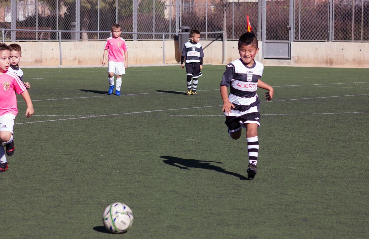 TorrefielACE's tweet photo. #QuerubinA este finde😍🖤⚪️⚽️💪🏻▫️▪️#TorrefielACE

#CampoDeFutbol11Ya  y #poli para #Torrefiel
Dadnos medios
@AjuntamentVLC @joanribo @generalitat @ximopuig @monicaoltra @dipvalencia @mtgirau @pilarsorianocxv @SarriMorell @avvtorrefiel @SanGomezLopez @FDMValencia 
@GVAculturesport https://t.co/NyC4LV6yZ1
