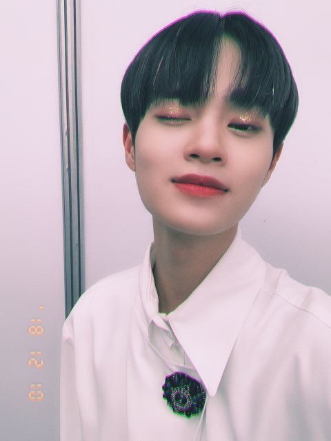 BNMLDH0129's tweet photo. 💜RT + 스밍 💜

#이대휘 #박우진 #CANDLE 들으시고 스밍 인증하시고 선물 받아가세오❗️
✨RT + 스밍 시작 + 1분 29초이상 캡쳐✨
1. 예쁜 #캔들 을 피워놔줘🕯
2. ��대휘 눈을 밝게 #켜줘 스틸러 글리터 🎆
3. 냠냠 #대휘픽 랜덤 깊티🍕🍗🍣

당발은 2월 9일 대휘시 / 우진시 / 캔들발표시 https://t.co/HI6fo9RW1M