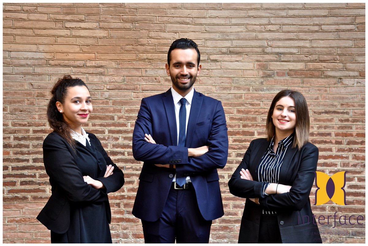 InterfaceSPT_JC's tweet photo. Les nouveaux membres du pôle Développement commercial et Communication : Yann, Leïla et Léa vont guider la stratégie, accompagner les chargés de mission, et promouvoir notre JE au niveau régional et national.
#InterfaceSPTJC #JuniorEntreprises #WeareJE #CNJE #SciencesPoToulouse https://t.co/ZwooI9FYcp