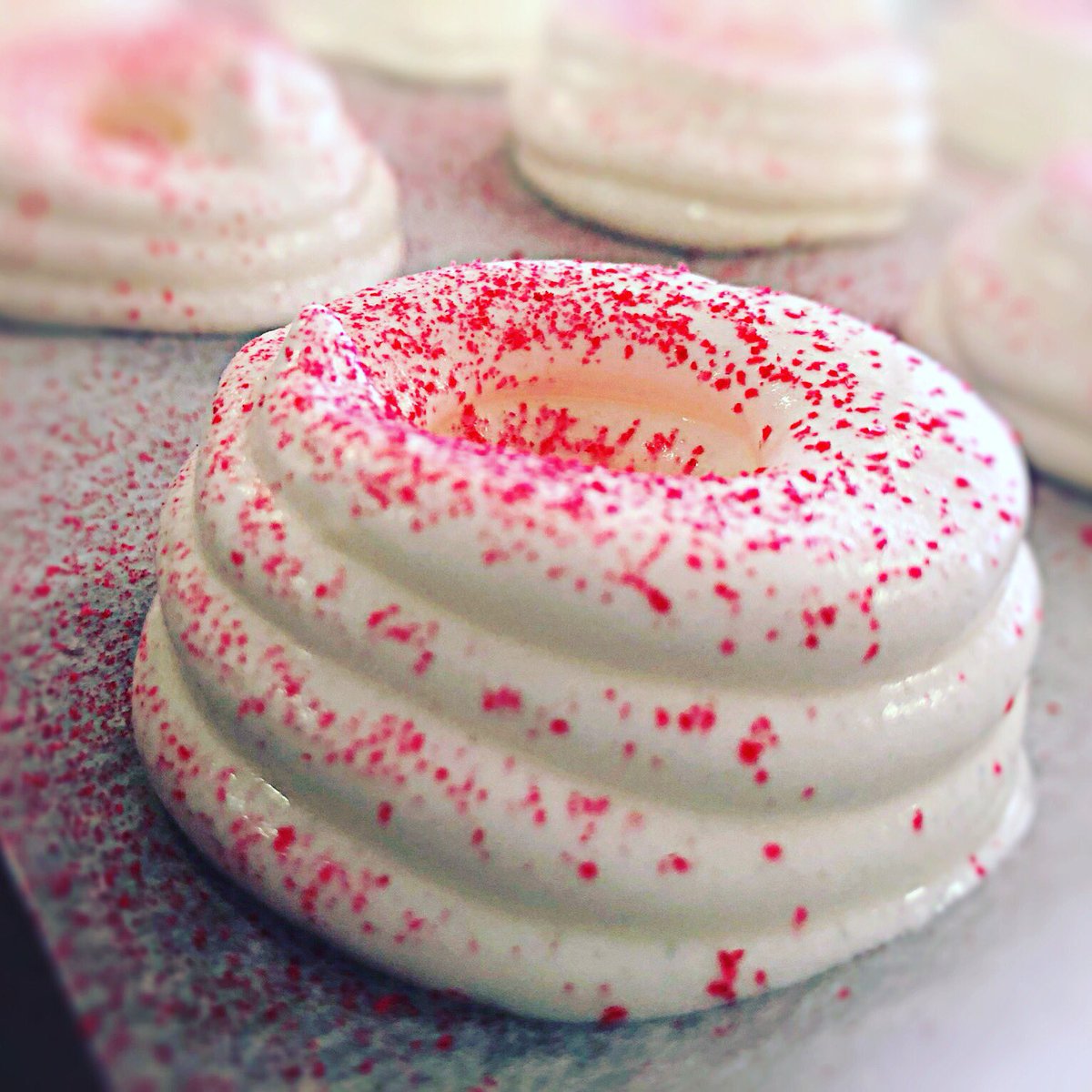xcateringdevon's tweet photo. Look st these perfect little meringues! 😍 
#devoncaterer #cornwallcatering #canapès #weddingcatering #dinnerparties #buffets #launchpadties #smallbusiness #eventcatering #execatering #exetercatering #food #southwest #southwestcaterer #caterer #catering #corporatecatering https://t.co/iUloRX5nec