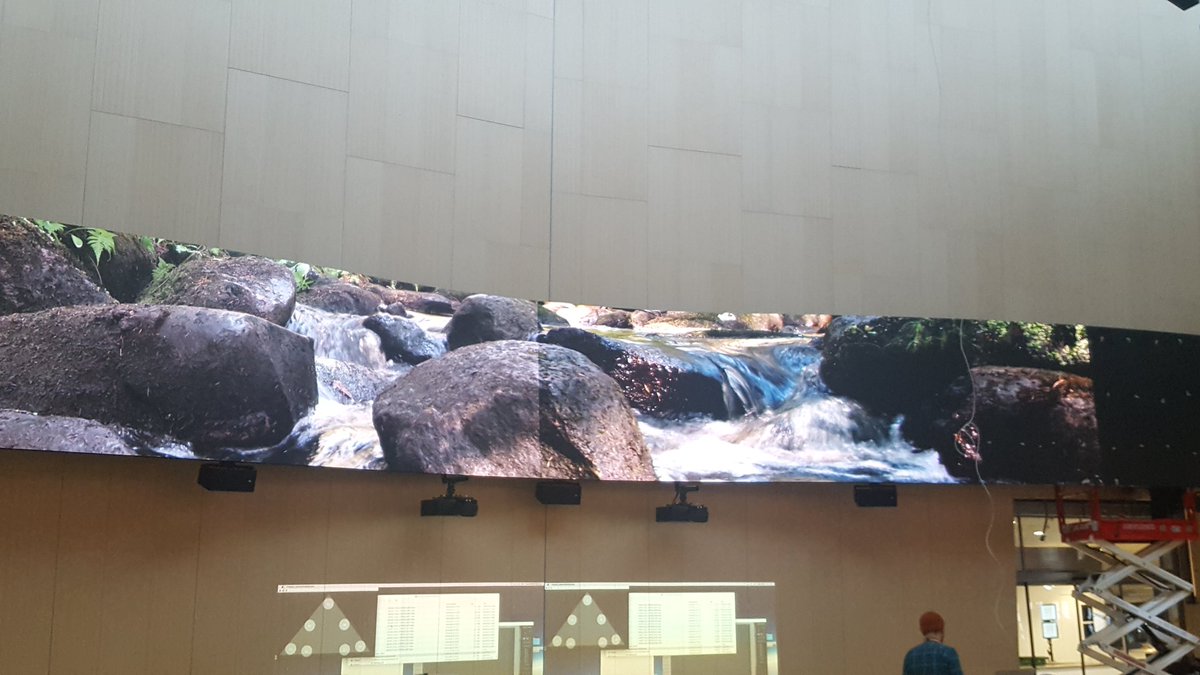 kara_johanna's tweet photo. On hieno Aukio! @Finavia @HelsinkiAirport Testaamassa kollegojen kanssa. #finavia #smoothtravelling #finaviastaff #hyvienasioidenketju https://t.co/H14ME48wWq