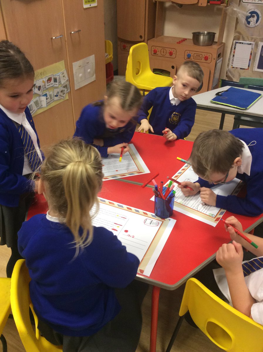 Thats_Mr_B's tweet photo. What super English detectives in Y1! We’ve been looking at what makes a good postcard, ready to write our own later this week. @ExecHTStMarys @MissMcGStMarys @KGrangeStMarys #englishdetectives #wishyouwerehere #beegu https://t.co/cB6ZcUsKVo