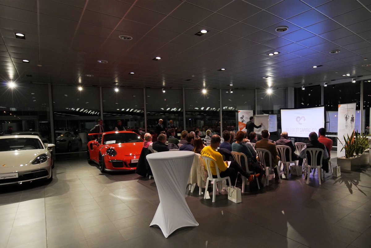 valority's tweet photo. Discutons #patrimoine autour d'un bon cocktail et de belles voitures #Porsche, rdv jeudi 31 au Centre Porsche Roissy ✨✨ Nombre de places limitées, inscriptions ici #evenement #Paris #Voitures #placementfinancier https://t.co/3jKML3eso9 https://t.co/ppZAK7kMox