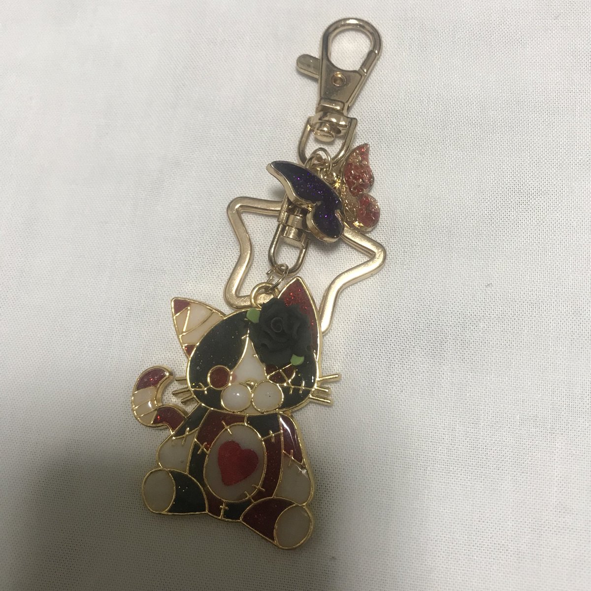 yui_8617's tweet photo. こちら出来上がりました！！
こちらミンネにて販売中です！
お値段は送料込み1500円となります(๑•ᴗ•๑)♡
プレゼントなどにもいかがでしょうか？？

#レジン
#レジン好きな方と繋がりたい 
#レジン好きさんと繋がりたい 
#ハンドメイド 
#ドラゴン
#ワイバーン
#ツギハギネコ
#ミンネ https://t.co/ipIZtnTLPy