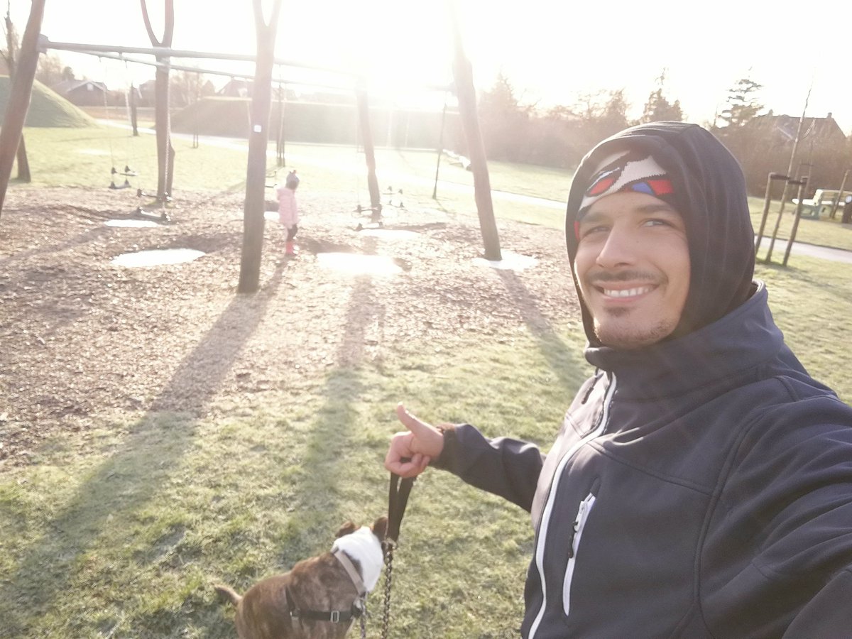 happycheftv's tweet photo. Sorry foodiefam live @Twitch a little later today. Had to much fun in the park with the girls💞❄️💪see yall in the kitchen in a few min👍#freshwalk #sunnyvibes #foodiefam #Foodjourney #streamer #goodvibes #twitch #cooking https://t.co/cfxd3OEVWC