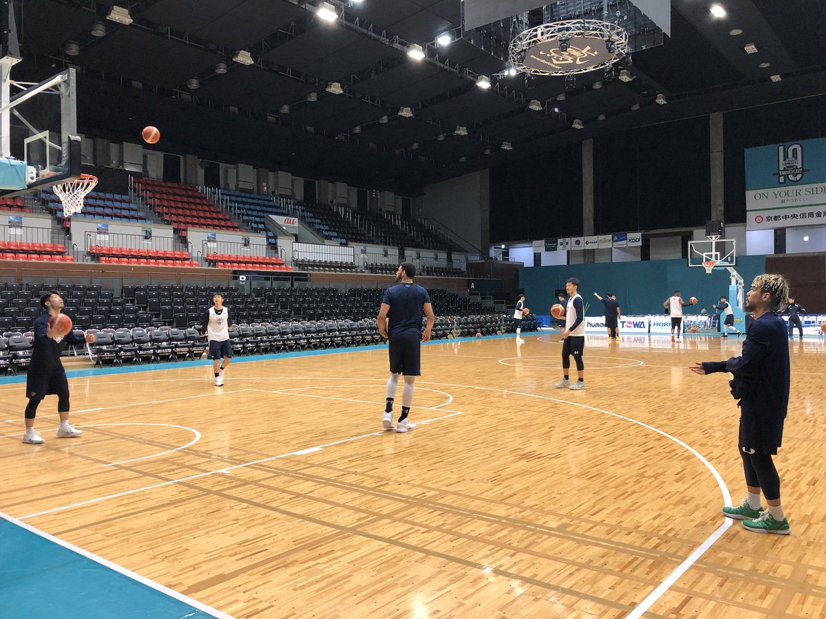 琉球ゴールデンキングス公式 京都戦に向けて 試合会場のハンナリーズアリーナでの練習を終えました 明日の試合は寒さを忘れるくらいの熱い戦いに期待が高まります また明日はbs12にて全国放送されます Tvの前からも応援よろしくお願いします 京都