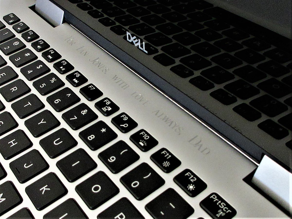 awardsofex's tweet image. We learned something new today: we can engrave computers. #computersaavy #engraving #wewerescared