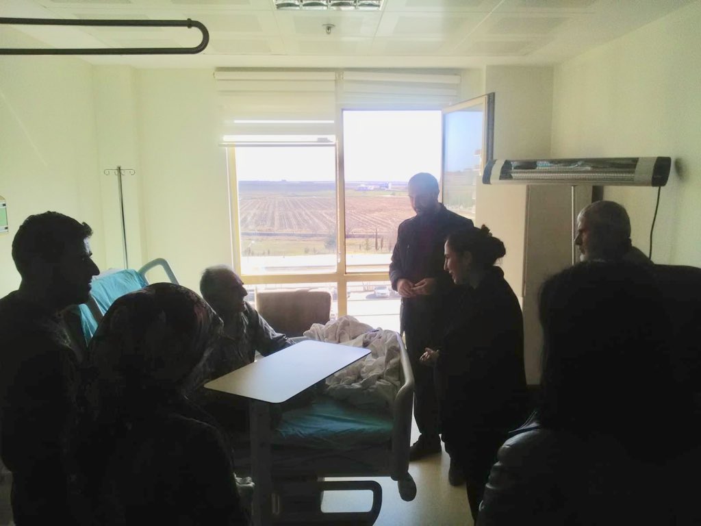 AyseSurucuUrfa's tweet photo. Bi Rêvebiriya xwe ya Navça  Wêranşarê re   em  çûn serdana gundan, nexweşxanê û malbatên xwe... https://t.co/rnsbUy787F