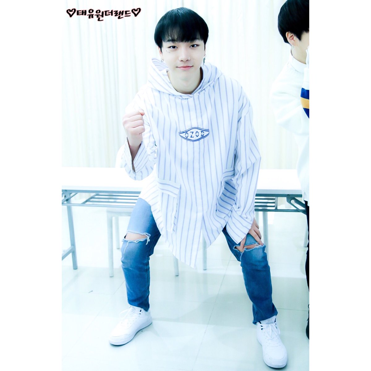 IcedCoffee1117's tweet photo. 190129 SHOW BOX 포토타임
INNERS 태유 テユ
@taeyou99
#inners #이너스 #イナス #태유 #taeyou #テユ #김태유 #kimtaeyou #キムテユ #SHOWBOX #신오쿠보 #新大久保 https://t.co/RPGkPALomd