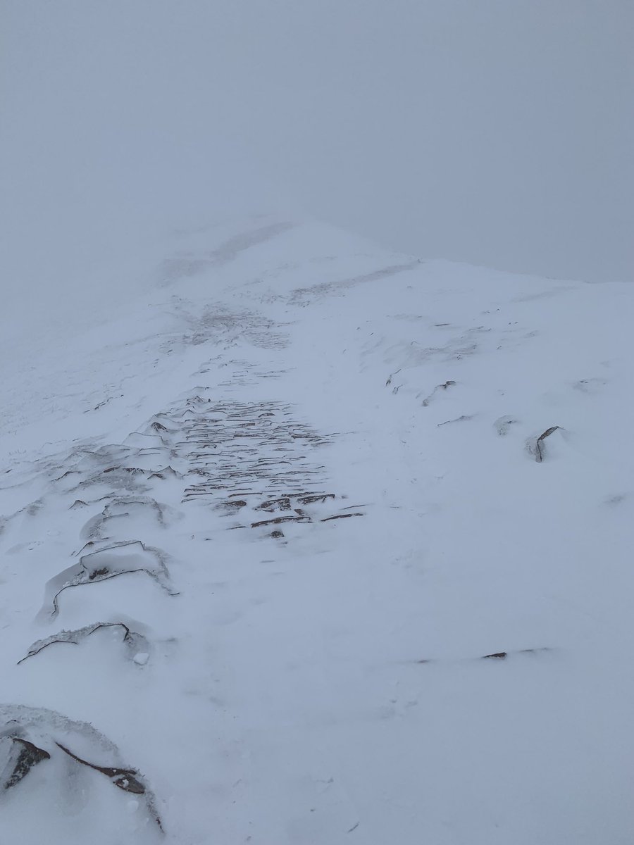 des_lally's tweet photo. @DerekTheWeather @ruthwignall @richardparks @newsgathering @BBCWalesNews @ITVWales @H4HWales @antmiddleton https://t.co/GwnjCa4Ggx