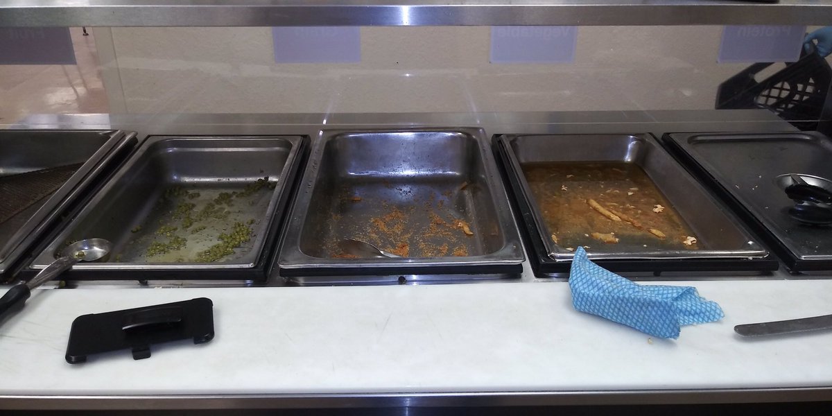 FSWC_Charlotte's tweet photo. Our new lunch providers, @MetzCulinary are fantastic! The kids ❤️ it! #homecooking #lunchladiesrock https://t.co/JHqYEcllSL