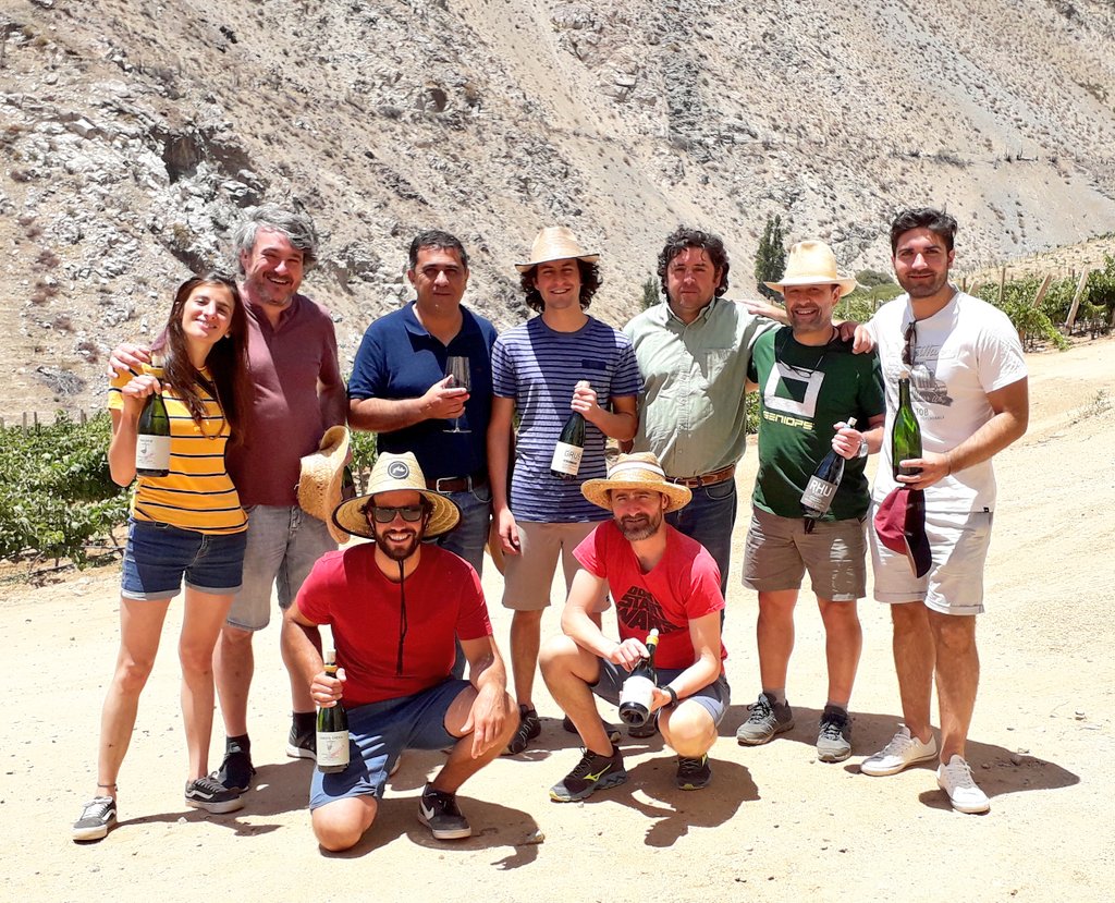 Grandes visitas! Los amigos de Bernabeleva, Quinta da Muradella y Comando G de 🇪🇸 Cara Sur de 🇦🇷 Matetic en el Valle de Casablanca y el importador <a href="/Rafa_Salazar_/">Rafa</a> junto  a Marcelo Retamal recorriendo viñedos y probando los vinos en #alcohuaz en la cordillera del Valle del Elqui.