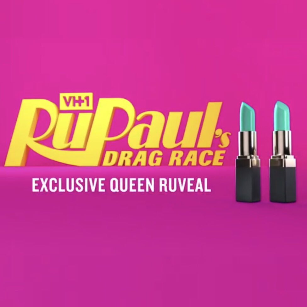 MileyCyrus_es's tweet photo. RUMOR:
En la temporada 9, fue Lady Gaga, en la 10, Cristina Aguilera y ahora, Miley podría ser la jueza invitada en la premiere de la temporada 11 de @RuPaulsDragRace! Además, según este rumor, el lipsync sería "The Best on both worlds". https://t.co/DPzktSMOLD