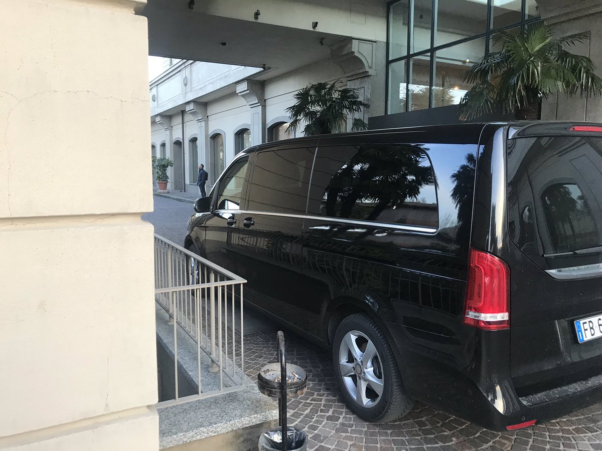 VerganiMaurizio's tweet photo. Ncc Milano Ma.Ver. Hotel Cosmo Palace #paymentwithcreditcard #autonoleggiomaver.com #hotel #milano #businesstravel https://t.co/OX18VFKXxm