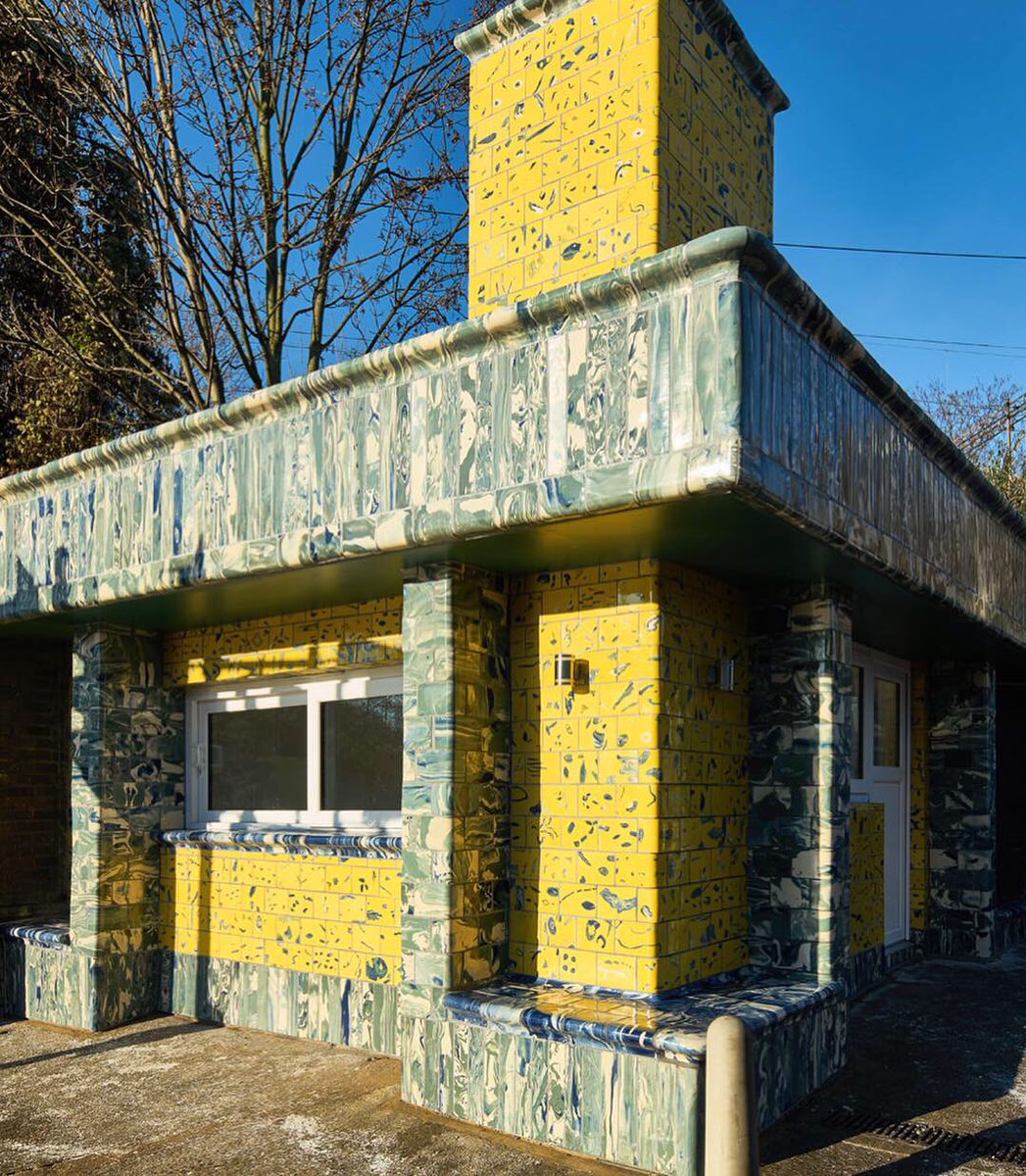 aotulondon's tweet photo. Warm up your frosty morning commute with help from The Coffee Run at Seven Sisters station. ☕️

This previously disused kiosk was transformed by Assemble and Matthew Raw who produced hundreds of hand made tiles which now clad this bright coffee shop. https://t.co/DW9tpgQyda