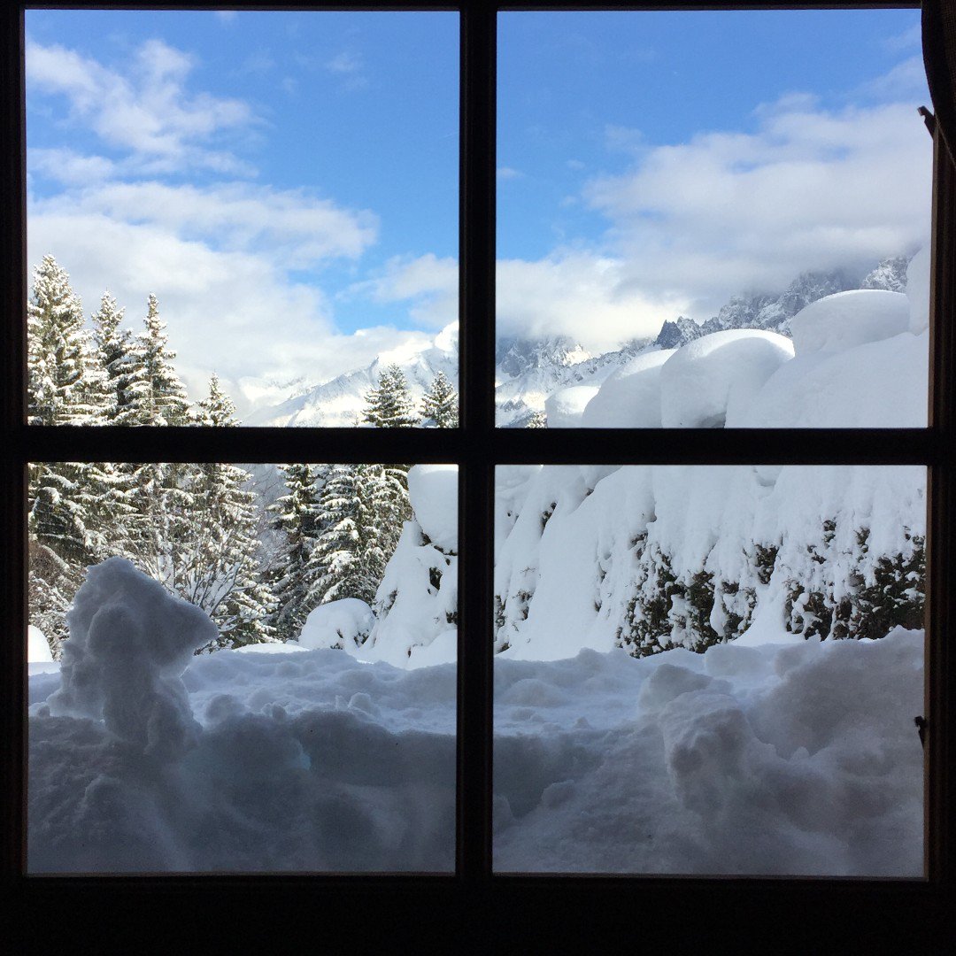 MountnDropOffs's tweet photo. #TravelTuesday - loving the view from our favourite mountain restaurant the wonderful Vieille Luge in les Houches #nofilter #chamonix #winter #holidays #highdays #airport #transfers #teamonthehill https://t.co/rcYrgagUs3