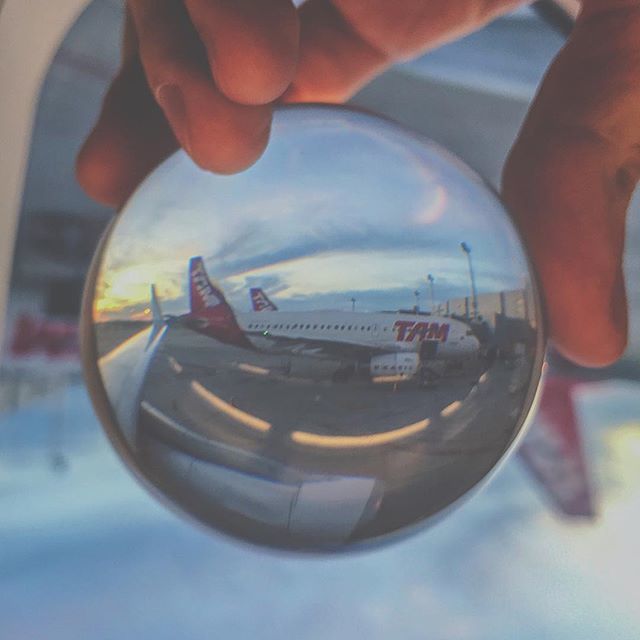 byvitormendes's tweet photo. Voar alto, voar depressa, mas voar de encontro ao teu sorriso... #shotoniphone #iphone7 #byvitormendes #omelhorclick #tuesdaypic #fotodeterça
#ig_crystalball #ummaisum #travel #viagem #latam #bh #mg #belohorizonte #minasgerais #saudades https://t.co/WxHpVuAtLE https://t.co/MHuRGS83BB