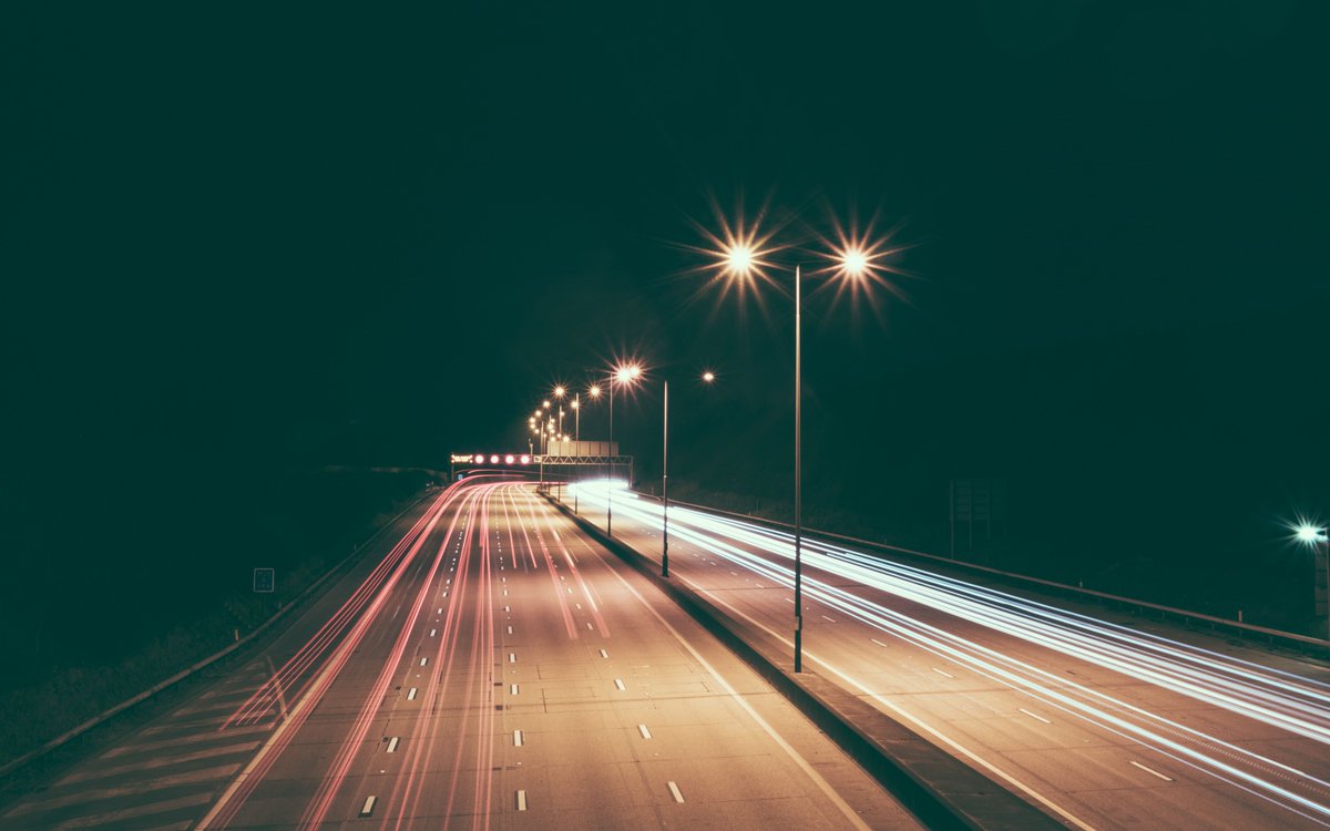 eLightingInc's tweet photo. #LongLife: LEDs will last much longer than many other alternative light bulb. Depending on daily use, one bulb can last for decades. 

Unlike your traditional lighting that has to be changed every couple years....leds are rated to last 50,000 life hours. 

#Elighting https://t.co/eSfkHgoO7H