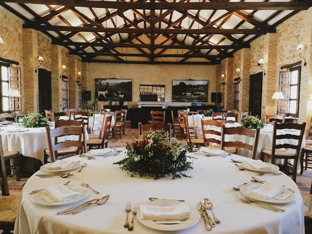 ¿Tienes un #evento próximamente? En #CortijoTrifillas disponemos de varios espacios adaptados a los requisitos de cada #celebración. ¡Pregúntanos sin compromiso y te diremos qué podemos hacer por ti! bit.ly/2Ahw4GX