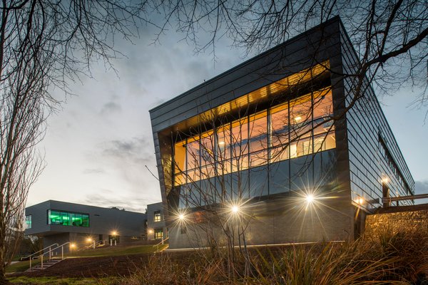Best Education Building goes to... @Bridgwater_Coll National College for Nuclear at the @SomersetBCP Awards. Congratulations to everyone on the team 👏 @MidasGroupUk @atkinsglobal 
#BREEAMExcellent #Education #Design #innovation #VirtualReality #ASL70
austinsmithlord.com/best-education…