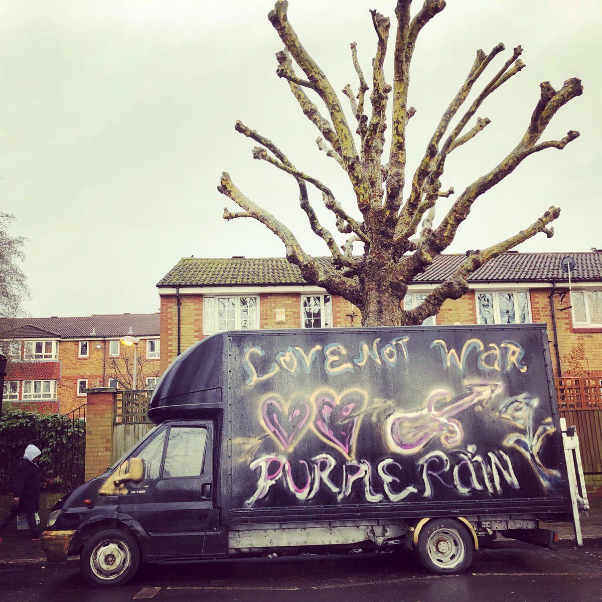 The crazy stuff you see on Asylum Road....
💗 
#peckham #se15 #lovenotwar #asylum #crazy #mentalhealth #purplerain #lovenewcross