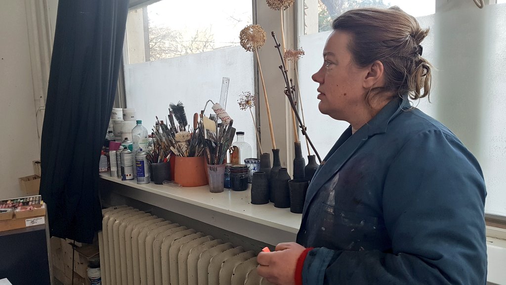 On the move w/ @anookcleonne #theartistway in haar atelier. #2020Helmen