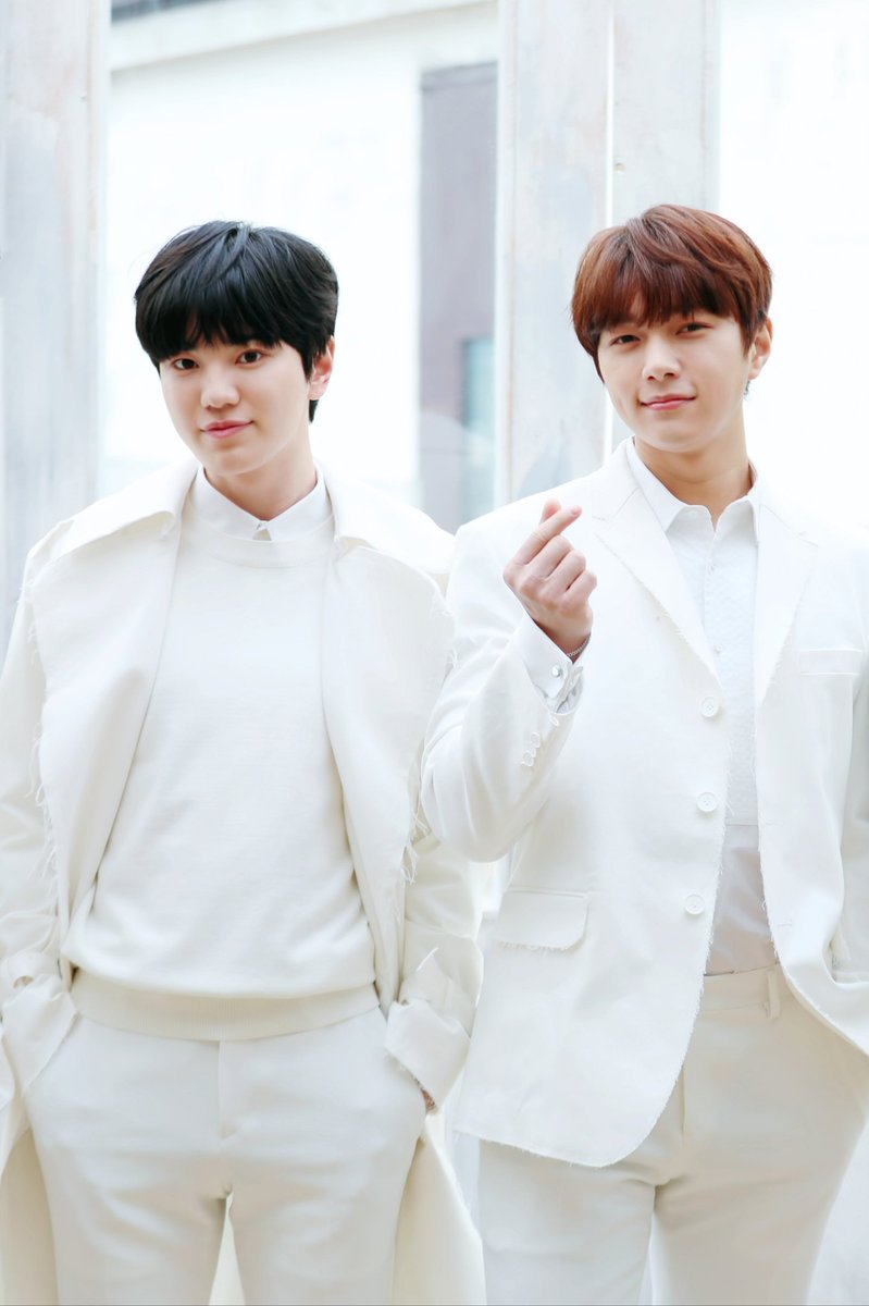 inspirit_aunny's tweet photo. LOVE 💛 #Myungjong #Lsung #엘성 #มยองจง https://t.co/rJzFuZKNJC