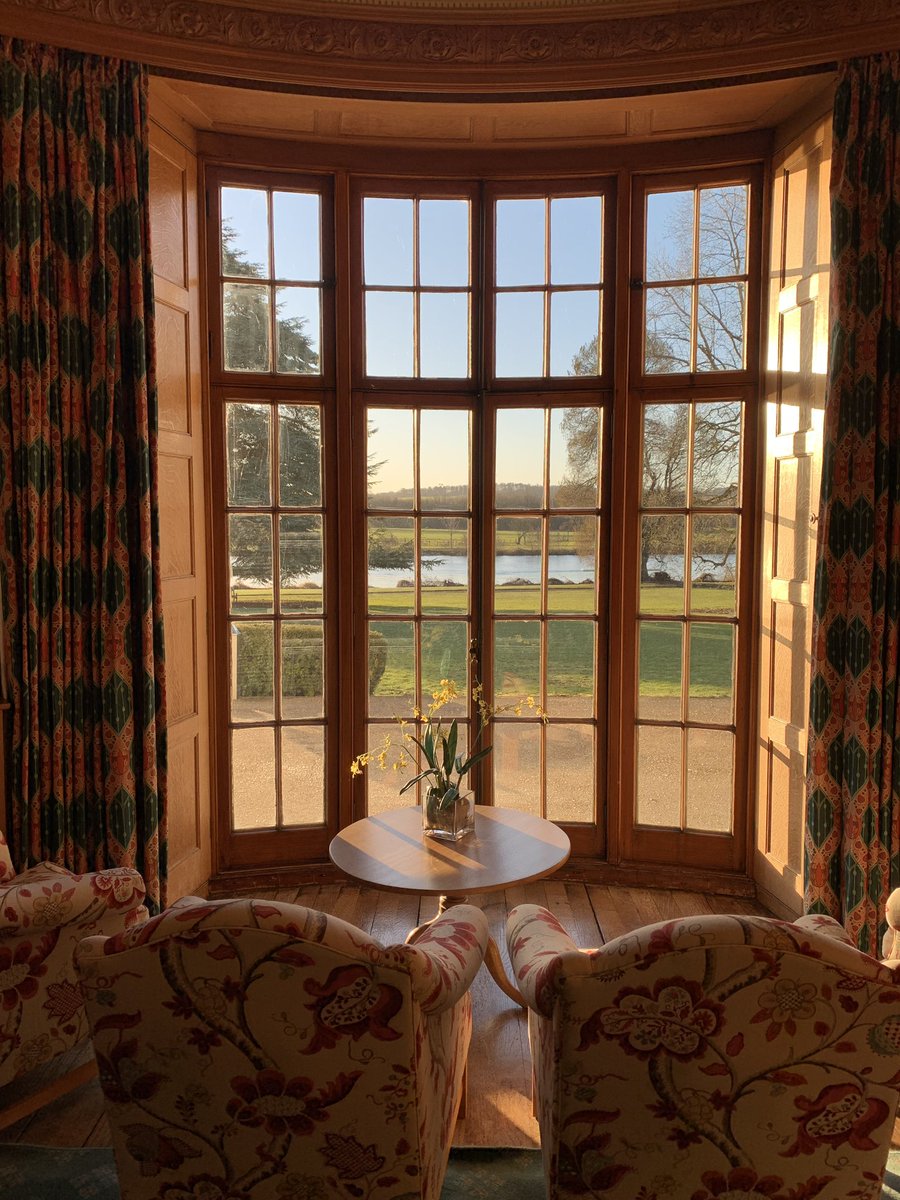 henleyconf's tweet photo. What a way to have started a busy week...taking 10 on a Monday morning to look out across the lawns to the River &amp; if you’re lucky you may even spot a few rowers!
#henleyonthames #rowing #taking10 https://t.co/sTtDuL44bD
