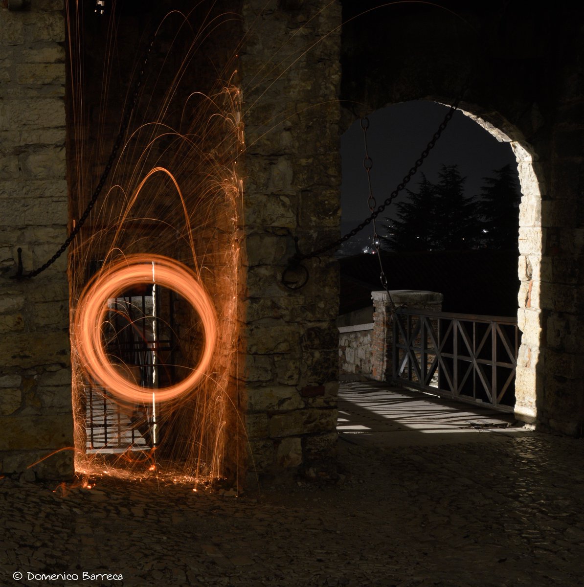 DbBarreca's tweet photo. #lightpainting#steelwool#domenicobarrecaphoto https://t.co/PtuZZDORYh