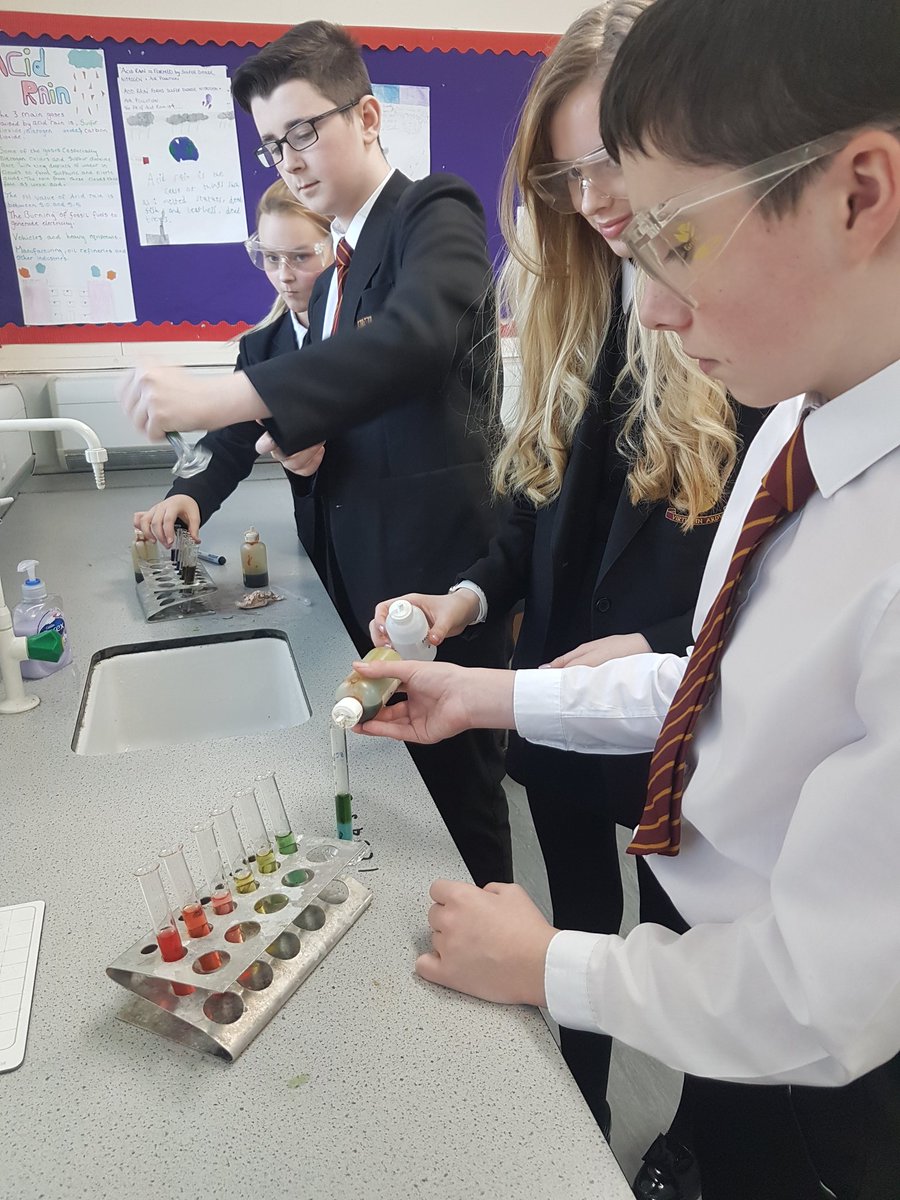 BellshillScien1's tweet photo. Miss Lafferty's S3 pH scale challenge winners!! Well done girls! #phscale #winningatscience https://t.co/8T1OtSHjAr