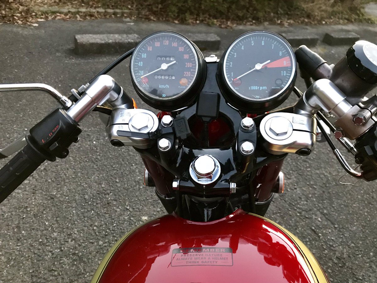 CB750four_1970's tweet photo. CB750FOUR売ります‼︎
1970年式 K0金型です！
金額はかなり高いですが、車検丸々2年付き！
アフターパーツ代約100万円掛かってます！
このままのスタイルを気に入ってくれる方だけに限ります。
興味のある方はDMください。

#CB750FOUR
#売ります
#セパハン
#crキャブ https://t.co/ssu5xFUnHx
