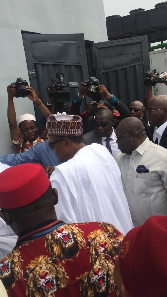 BryteDude's tweet photo. President @MBuhari has officially commissioned the Ariaria International Market Independent Power Project in Abia State.
#SouthEast4PMB
#PMB4plus4
#NextlevelNigeria
#WhereIsTheInfrastructure https://t.co/4Vs3eDbW4J