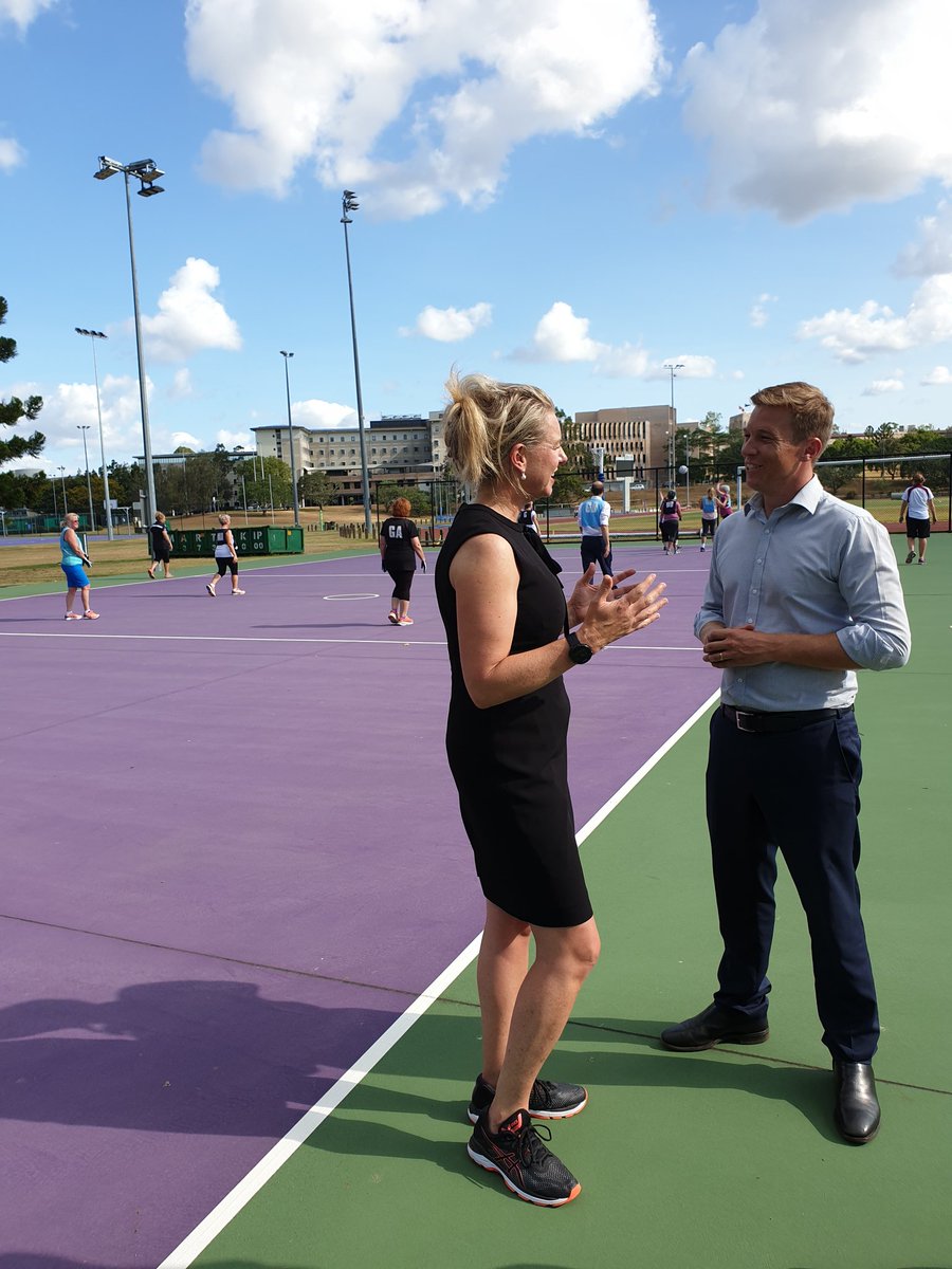 CClark_Sport's tweet image. The fantastic learnings from the @NetQLD #WalkingNetball 2018 pilot will now be shared across the State thanks to a $300,000 #betterageing grant announced today by @senbmckenzie #BackToNetball #GetActive @NetballAust