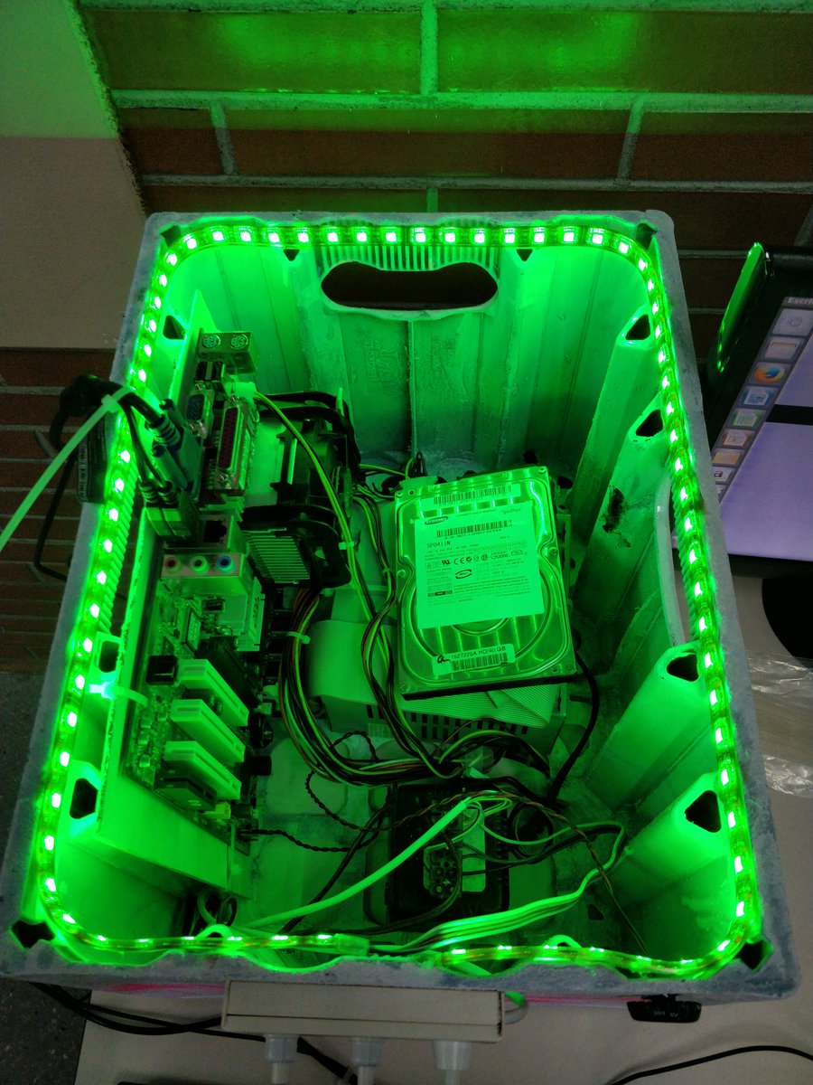 jaimerr's tweet photo. En la #sysmana2019 alumnos de 1ASIR @don_davidtoro @lopez_alfonso18 @josejimenezrom2 @pacozz_ @borja_benegas @joseda_vm también participan haciendo su propio equipo #modding con una caja de cerveza 👏👌✊🍺🆙🆙🆙 #hardware https://t.co/YInxd68Tws
