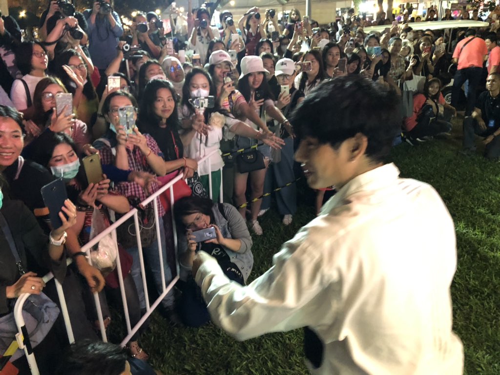 iJanenany's tweet photo. ภาพจากทีม #TATstudio ค่ะ #นุช คนไหนบ้างในภาพ ฝากส่งต่อด้วยนะคะ #peckpalit #ยิ่งรู้จักยิ่งรักเป๊ก #ยิ่งรู้จักยิ่งรักนุช #เทศกาลเที่ยวเมืองไทย2562 https://t.co/0qqLFrVyA9