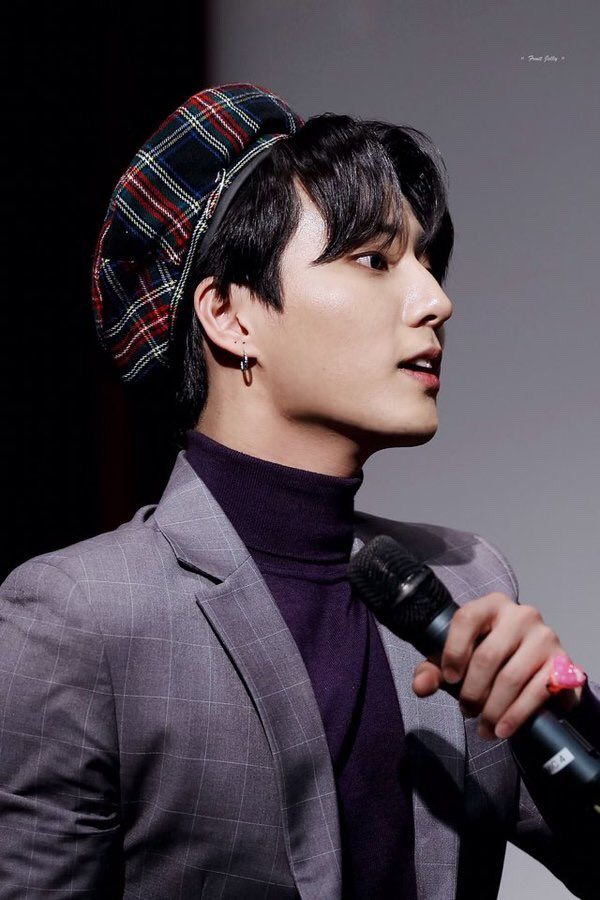 youngpil_major's tweet photo. 낯선 사람이 제육볶음 사 준다고 하면 어떻게 하랬지?
                                              사 와 ㅎㅎ
옳지 https://t.co/IfTw7Hn31K