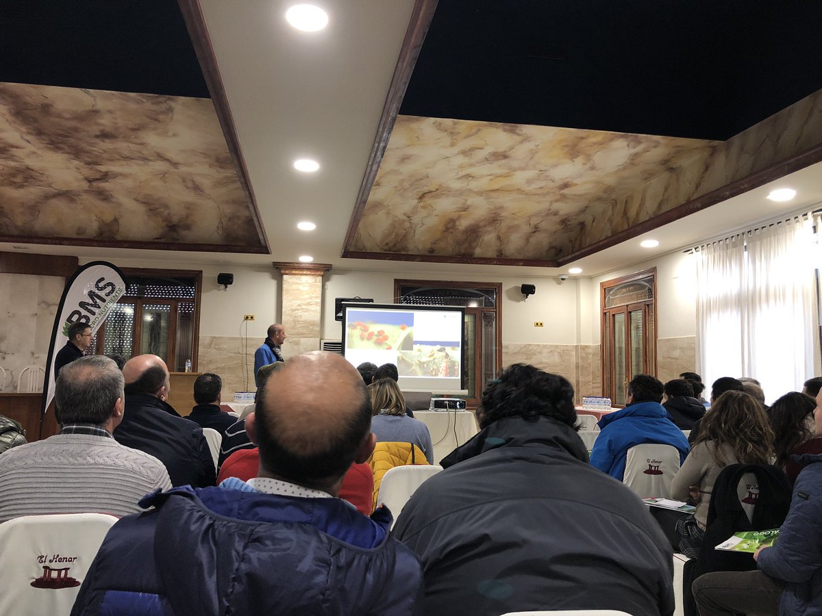JAVARKES's tweet photo. Interesante charla de biofungicidas a base de #microorganismos en #Cuellar #Segovia las soluciones más sostenibles nos las ofrece la misma naturaleza #Trianum #Trichodermas @KOPPERT_ES #KoppertAgri https://t.co/Sddq9W6aZ7