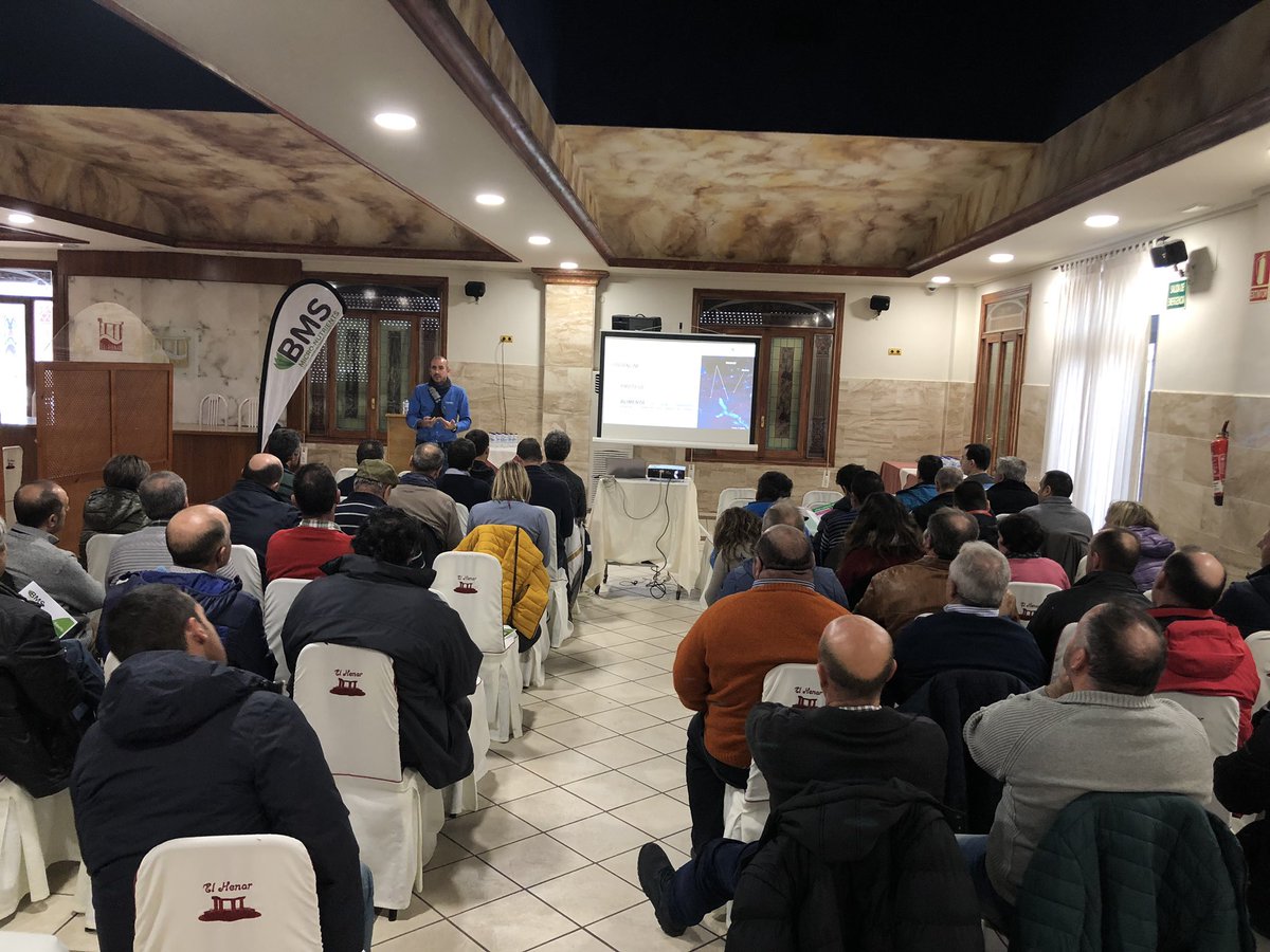 JAVARKES's tweet photo. Interesante charla de biofungicidas a base de #microorganismos en #Cuellar #Segovia las soluciones más sostenibles nos las ofrece la misma naturaleza #Trianum #Trichodermas @KOPPERT_ES #KoppertAgri https://t.co/Sddq9W6aZ7