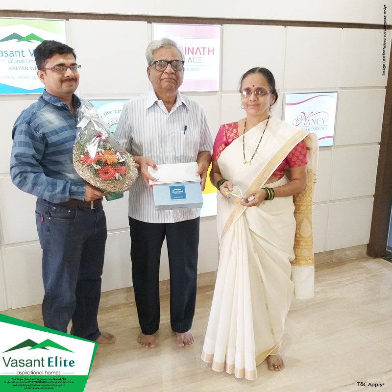 vasantvalley31's tweet photo. Today as these joyous families secure possession of their dream home, we would like to congratulate them and wish them all the best for their life ahead. 

#HappyCustomers #VasantElite #Home #House #Property #Family #RealEstate #Possession #Lifestyle https://t.co/RC89DIWK3B