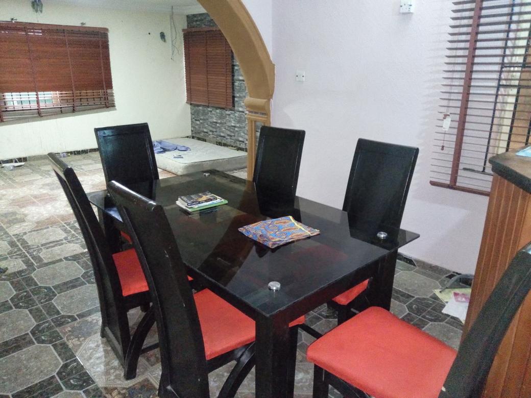 ibuynsellng's tweet photo. 6 seaters Dinning set 
Location: Fagba, Agege, Lagos. 

Price: 120k 

Call: 09071999371. https://t.co/d4Ikwd4Z1e