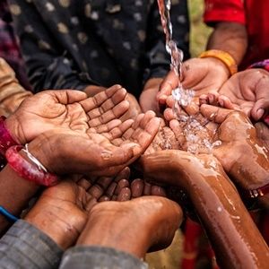 AguaMunda's tweet photo. There's bacteria, lead and now plastic contaminating our water. Micro plastic pollution in Gauteng https://t.co/SJ6G52a7cY #cleanwaterfortheworld #plasticpollution https://t.co/gzqobqvXUf