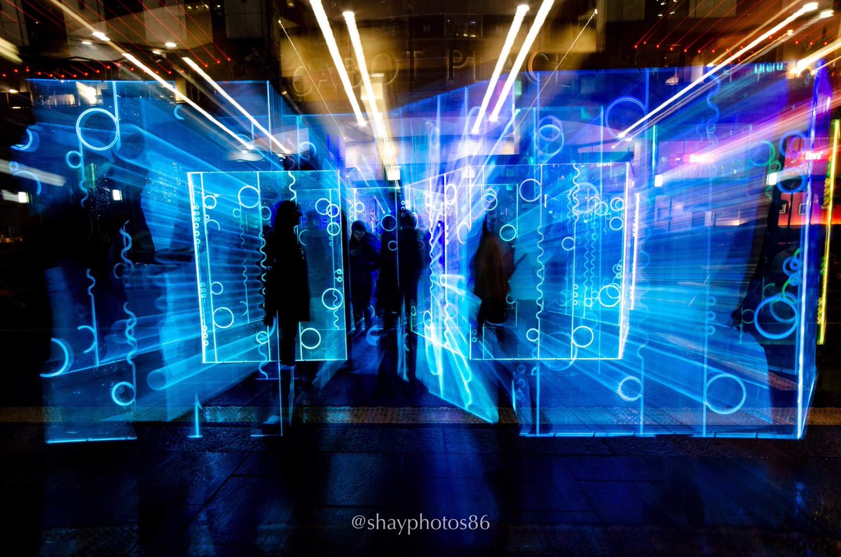 aaron__andrews's tweet photo. Heofon Light Maze @yourcanarywharf Winter Lights Festival 2019. That's a wrap folks! Loved it. Photo credit, Akshay Patel. 
#winterlights2019 #canarywharf #london #heofon #lightmaze https://t.co/y8dljuFyCt
