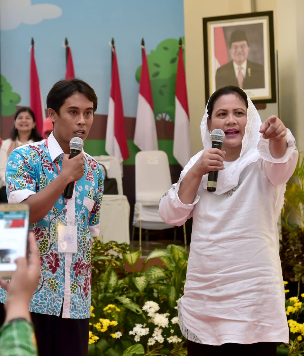 #IbuNegaraAsyik 
#01IndonesiaMaju #01JokowiLagi