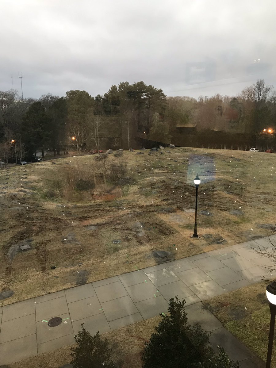 jonathonbcohen's tweet photo. It’s 45 with a light rain so of course school is closed for snow. #winterinatlanta https://t.co/K2esd5uyVU
