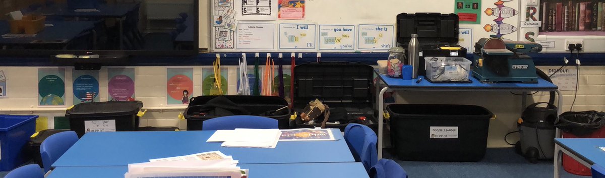 heppdt's tweet photo. Another busy morning @Keresforth_PS for #heppdt Workshop 3. Today we peer assessed our designs, improved our designs, used a disk sander and started to paint our Greek Lyres. We also made a mess!!! 😳 #Greekpatterns #dtinprimary #barnsleyisbrill #PrimaryRocks https://t.co/lsxkiIppk9